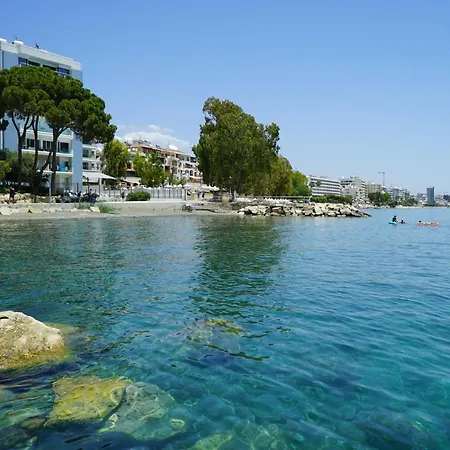 Apartament 3 Bedroom Flat On Top Of The Sea Limassol